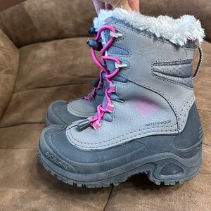 Columbia kids snow boots